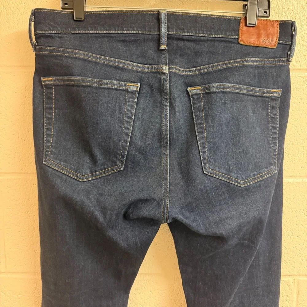 Abercrombie & Fitch classic dark